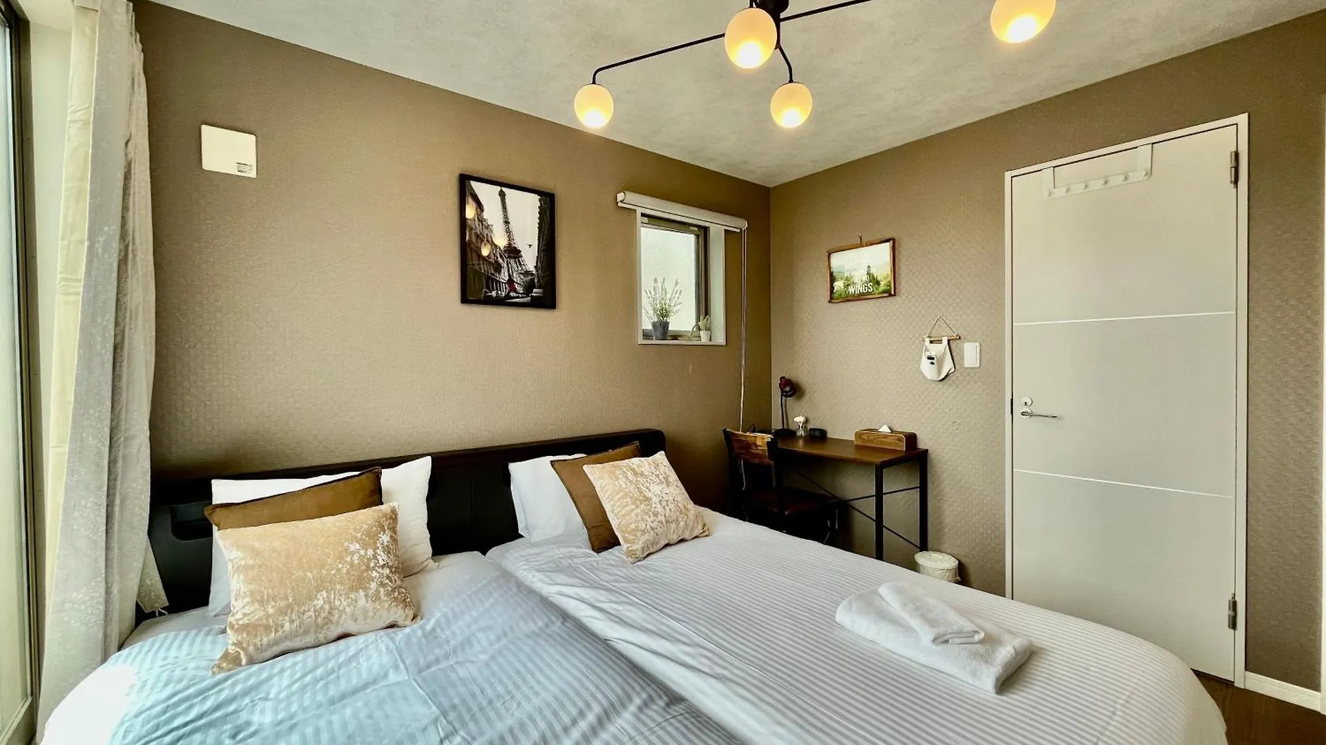 Detached House, 3Min Walk To Stn, 17Min To Asakusa, 10Min To Skytree, Direct To Tyo Airports, Free Parking Tokyo Holiday home