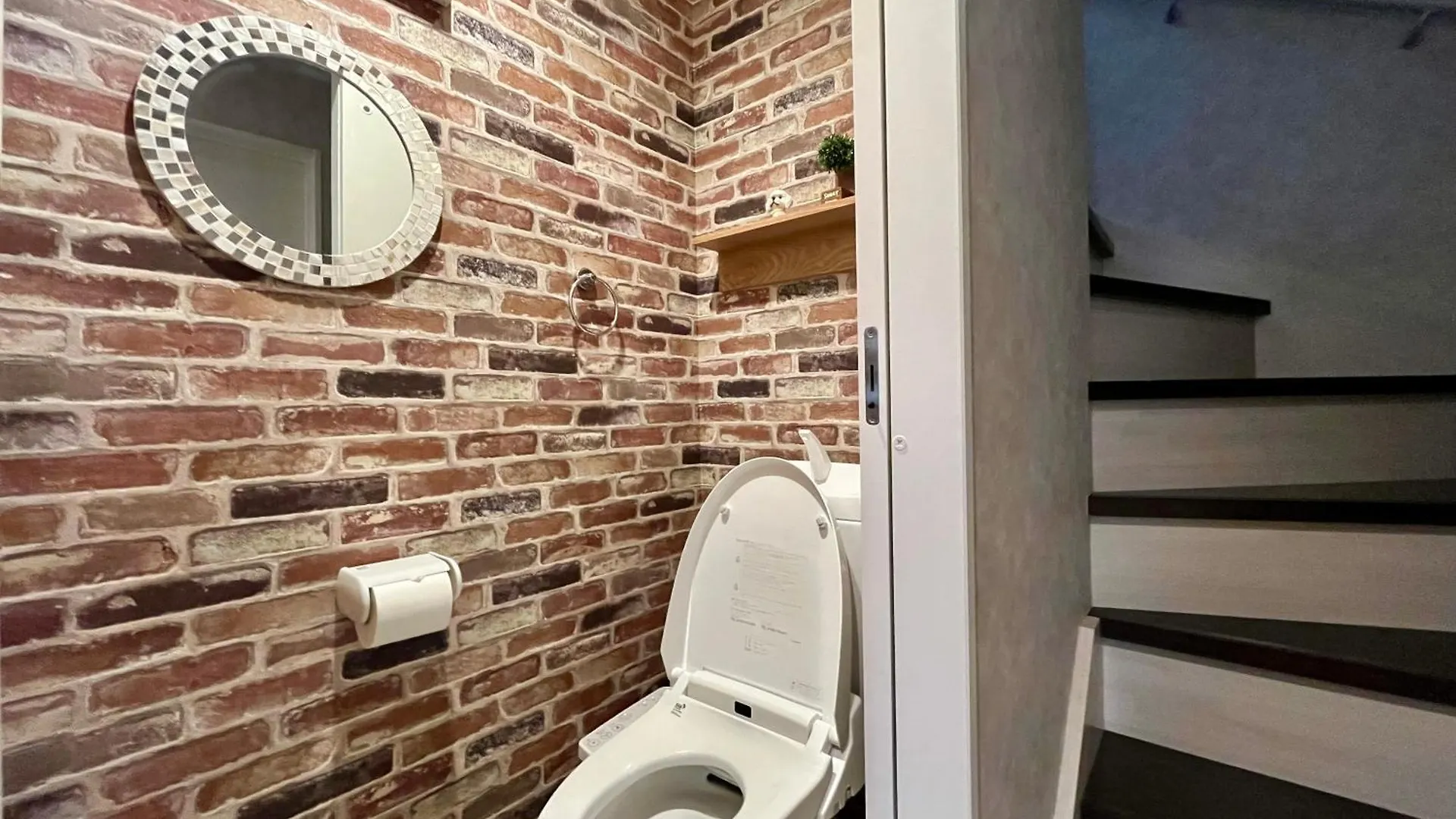 Detached House, 3Min Walk To Stn, 17Min To Asakusa, 10Min To Skytree, Direct To Tyo Airports, Free Parking Tokyo 0*,  Japan